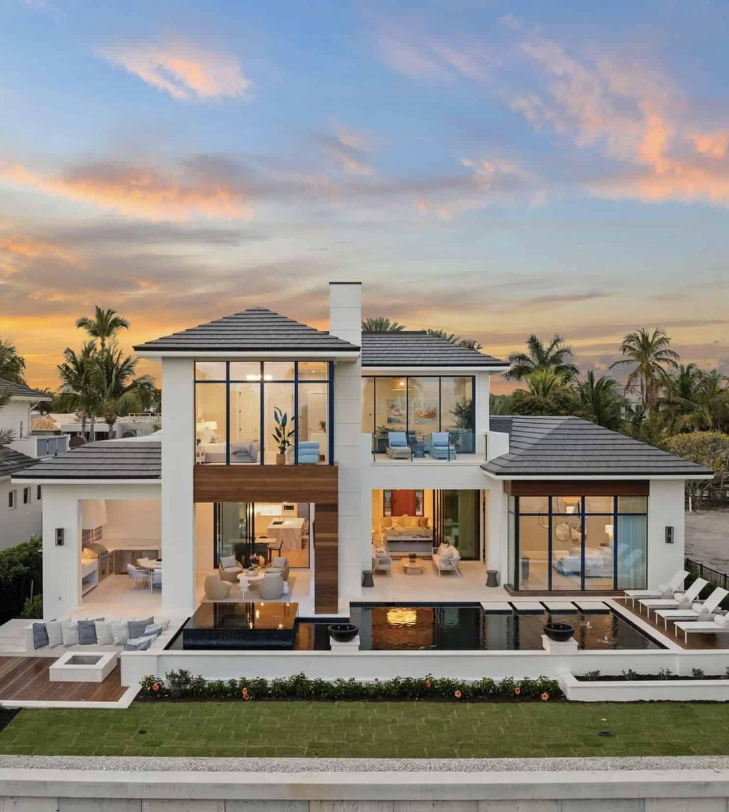 Luxury coastal home in Naples, Florida